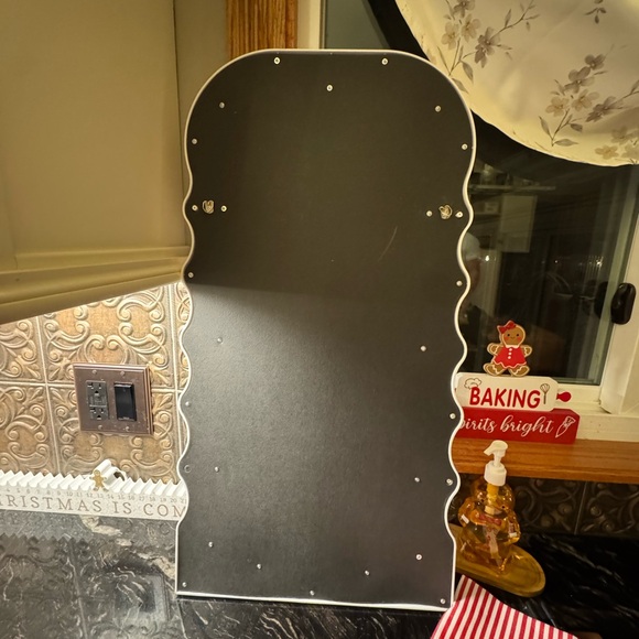 Mirror - Picture 2 of 3